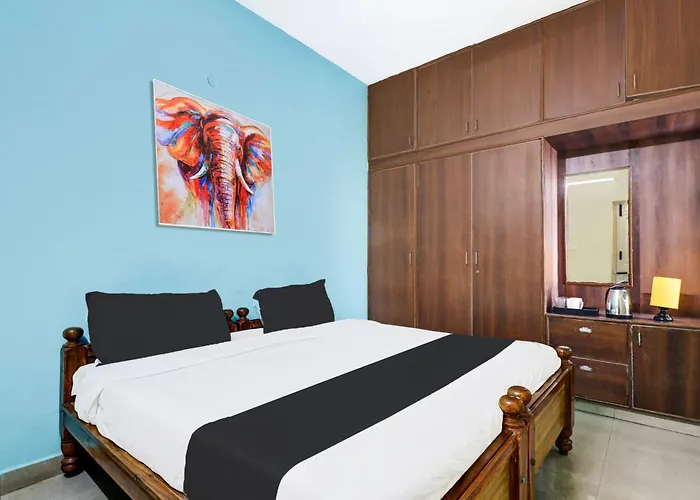 Standard Queen Room