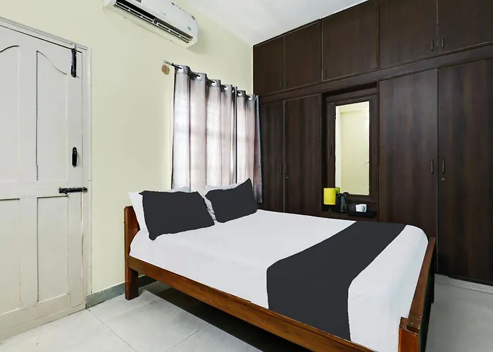 Standard Queen Room